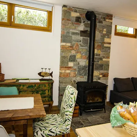 Appartamento Casa Noa, Con Giardino Privato Gemonio