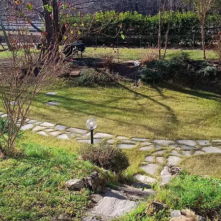 Appartamento Casa Noa, Con Giardino Privato Gemonio