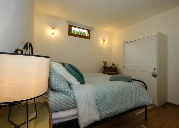 Casa Noa, Con Giardino Privato * Gemonio