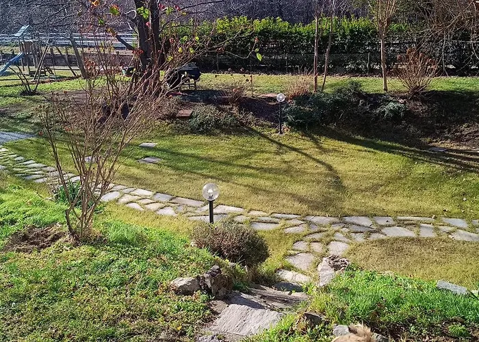 Apartment Casa Noa, Con Giardino Privato Gemonio