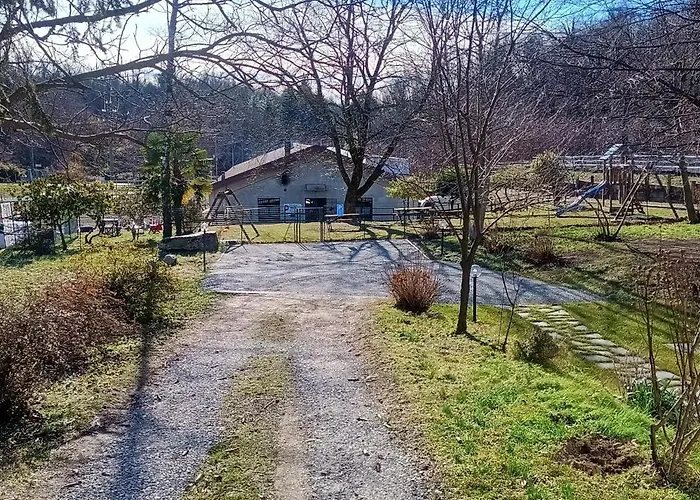 Lägenhet Casa Noa, Con Giardino Privato Gemonio